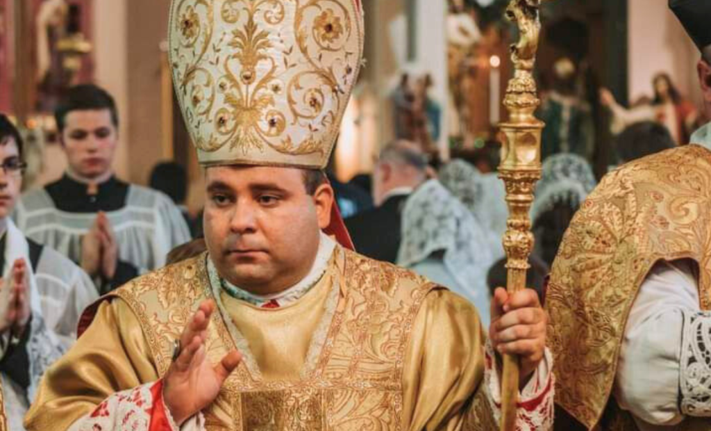 Visita Episcopal e Ordenações no Convento