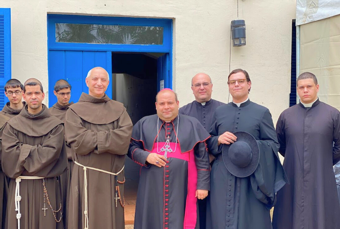 Chegada do Rev. Pe. Leonardo Holtz e do Rev. Pe. Gabriel Spínola